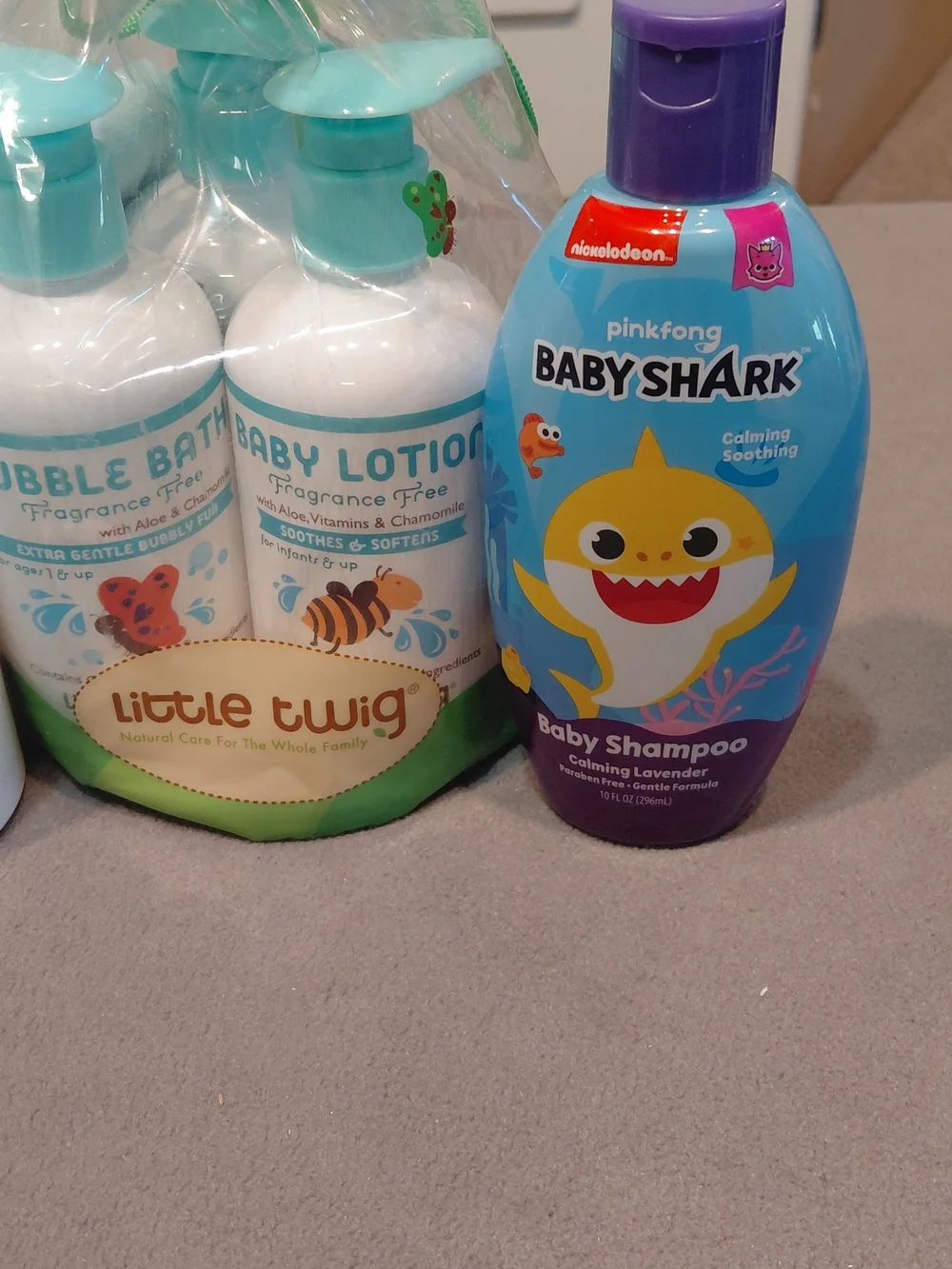 Little Twig Organic Baby Bath Gift Basket Set & Baby Shark Shampoo Lot